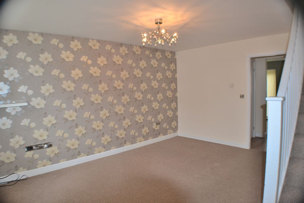 Property photo 2 of 14 Lounge