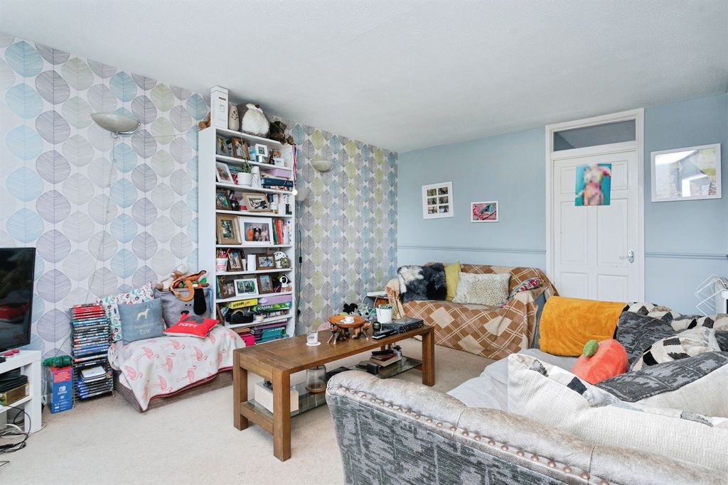 Property photo 3 of 15