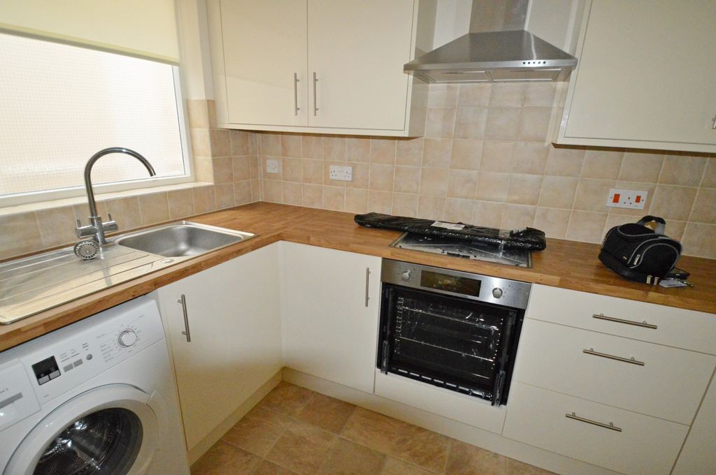 Property photo 2 of 5 Kitchen