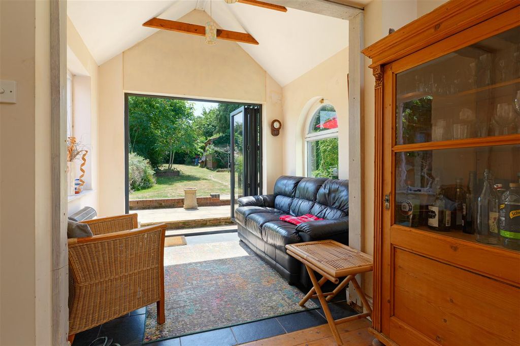 Property photo 3 of 28