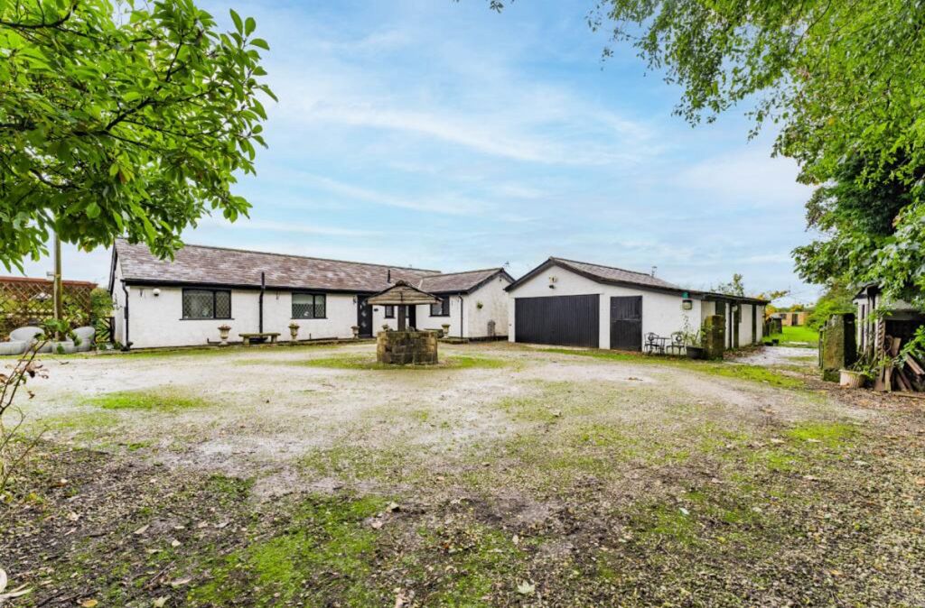 Property photo 2 of 33