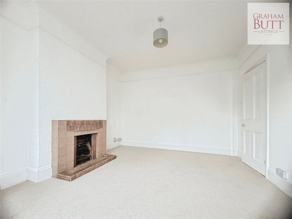 Property photo 3 of 12 Picture No. 05