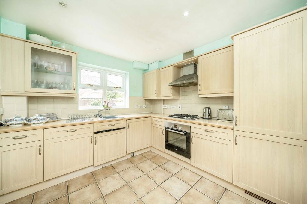 Property photo 3 of 6