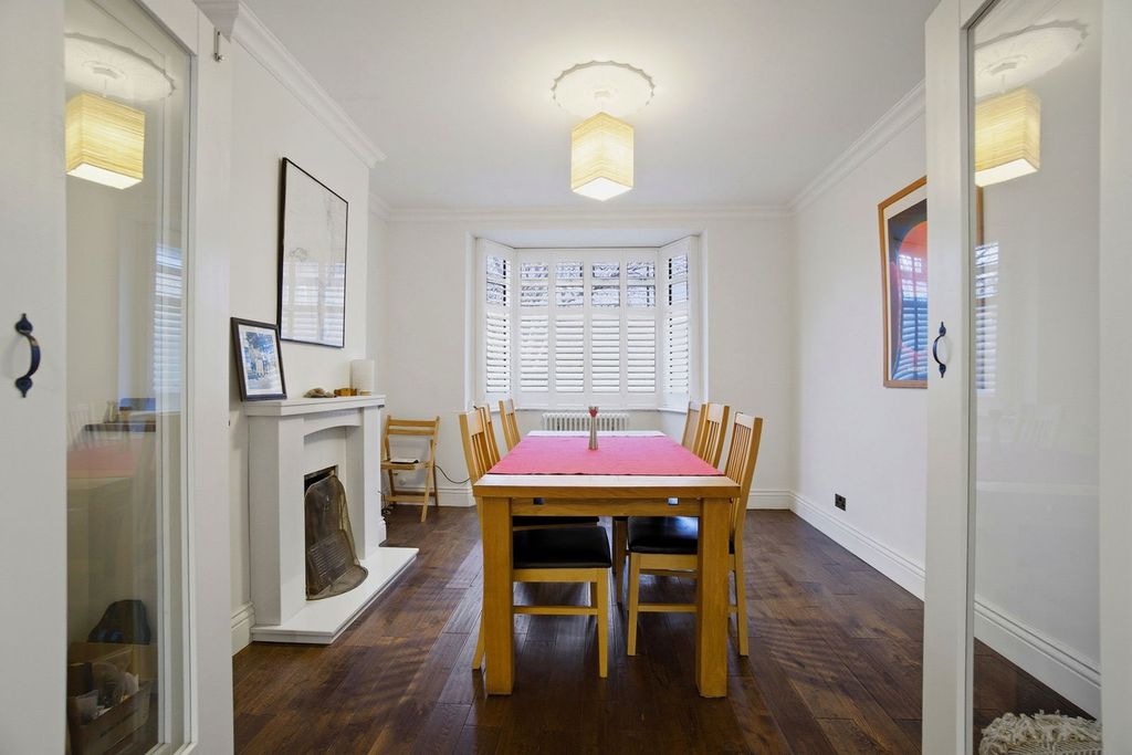 Property photo 3 of 26