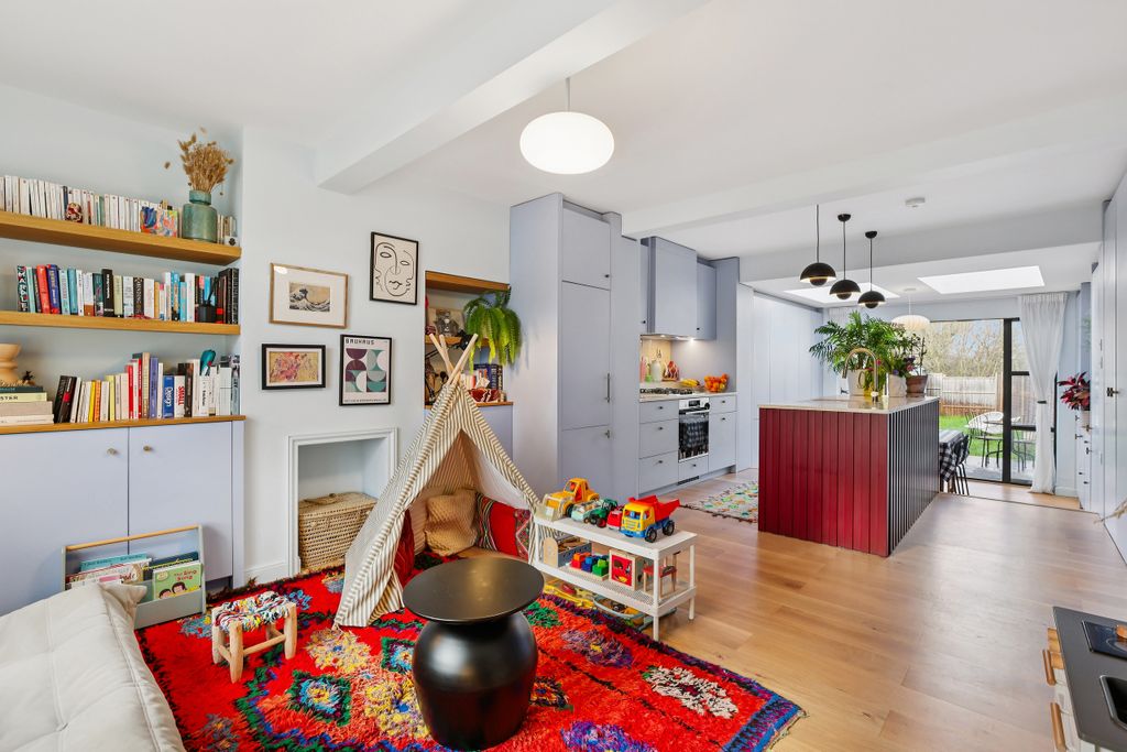 Property photo 1 of 25 Reception