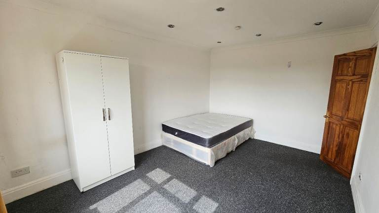 Property photo 1 of 4