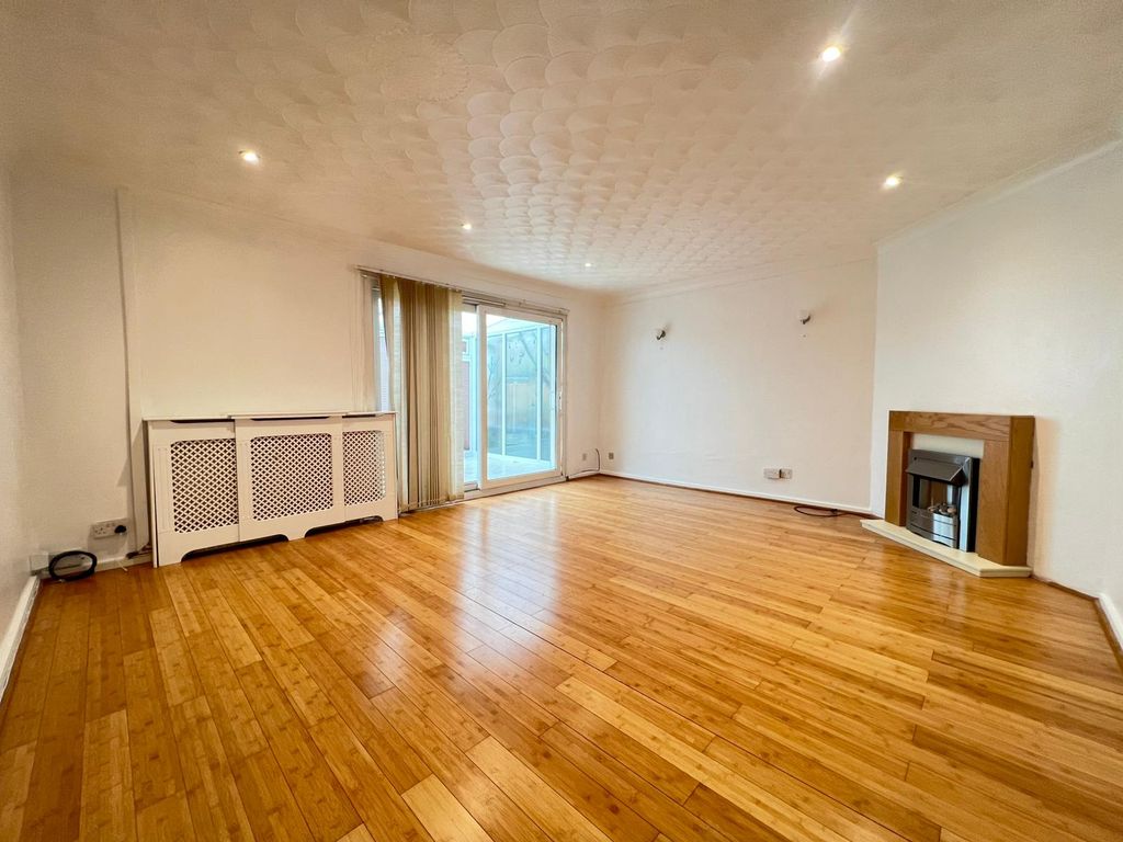 Property photo 1 of 13 Image