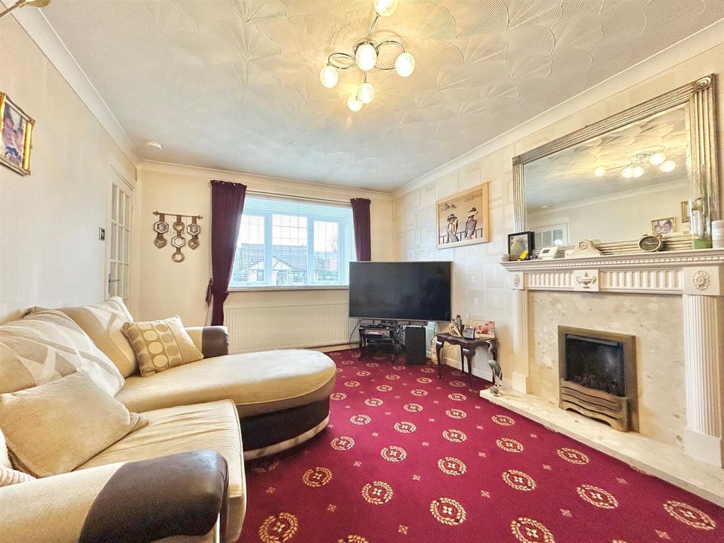 Property photo 2 of 9 Lounge 2.Jpg