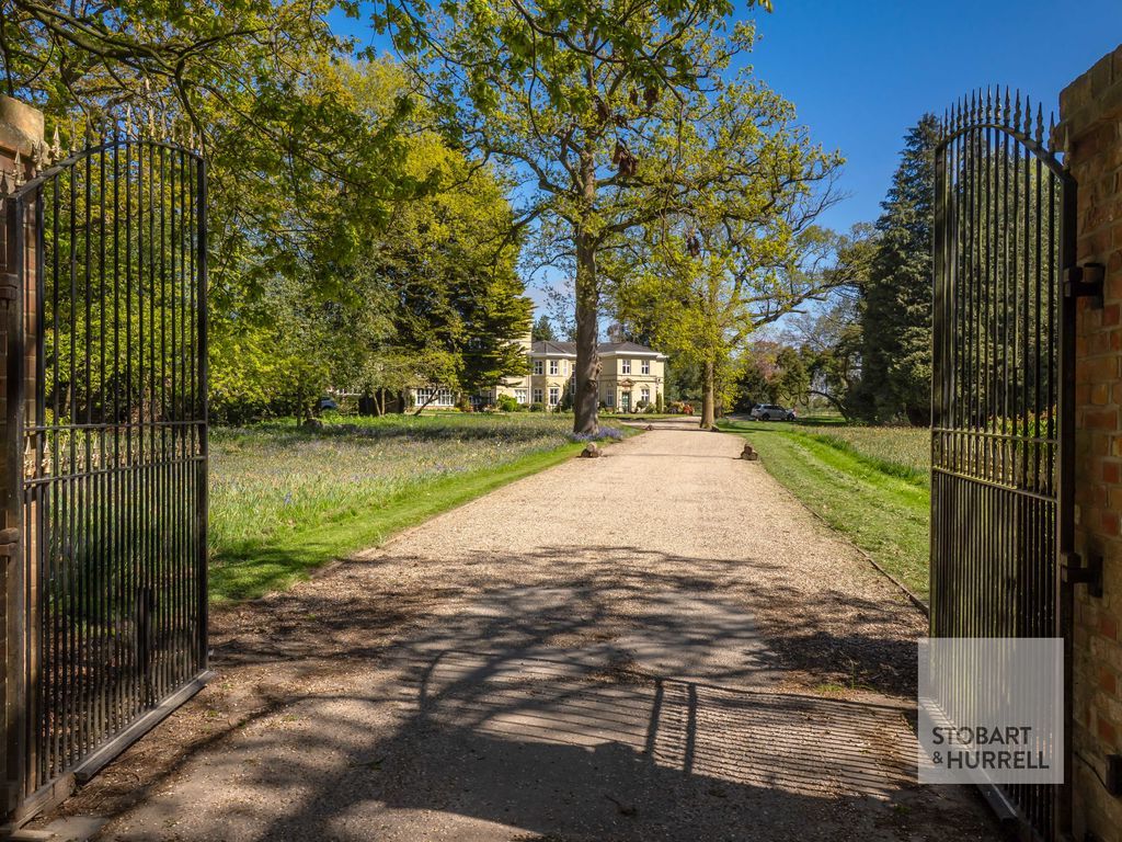 Property photo 3 of 33 Gated Entrance