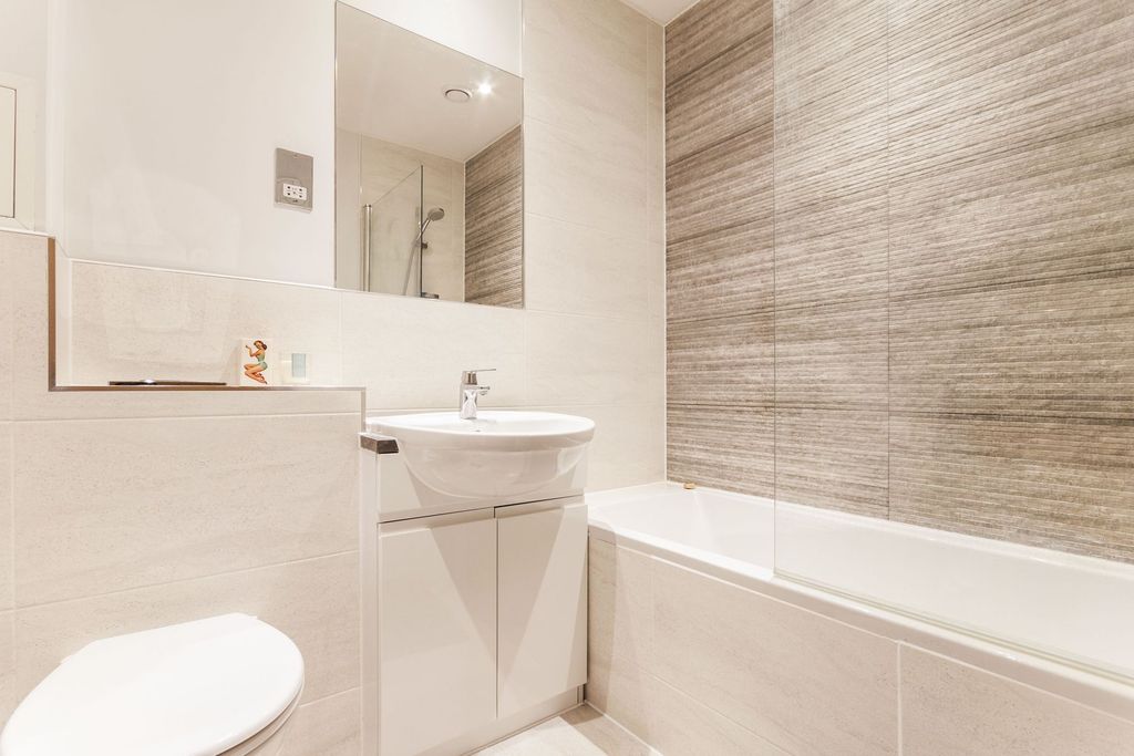 Property photo 3 of 8 575d385F-Def0-4c4B-A