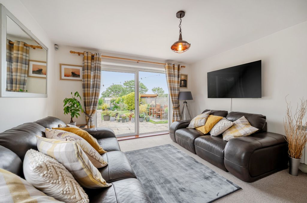 Property photo 3 of 17 1472586-10-6A2Ae0...