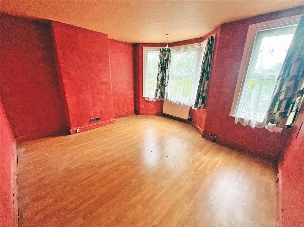 Property photo 3 of 6