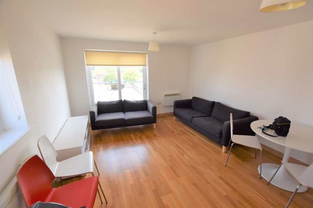 Property photo 3 of 8