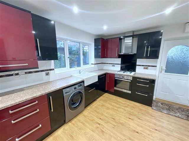 Property photo 3 of 21 Kitchen