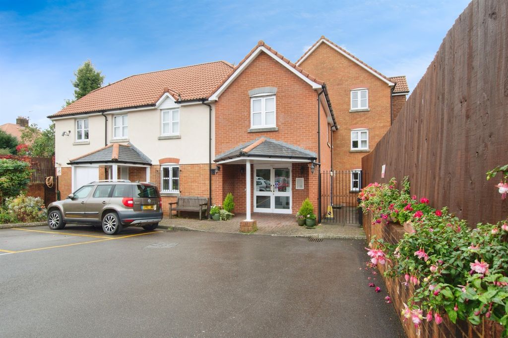 Property photo 1 of 20