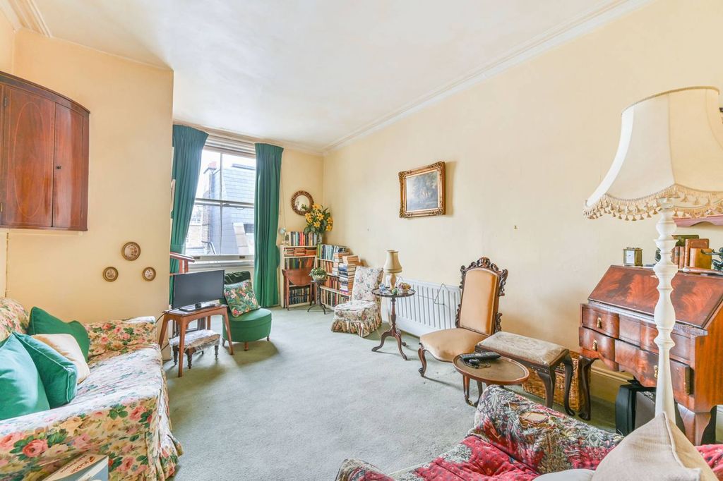 Property photo 1 of 8