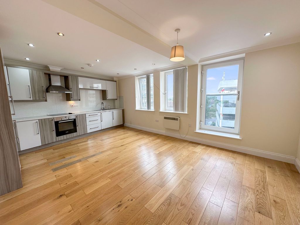 Property photo 1 of 6 Photo 7