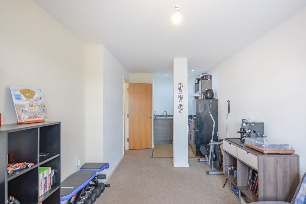 Property photo 3 of 20