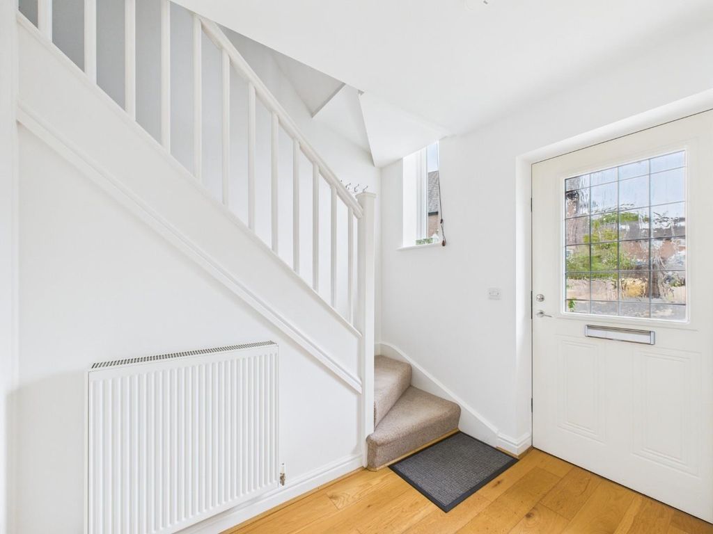 Property photo 2 of 17 Entrance Hall