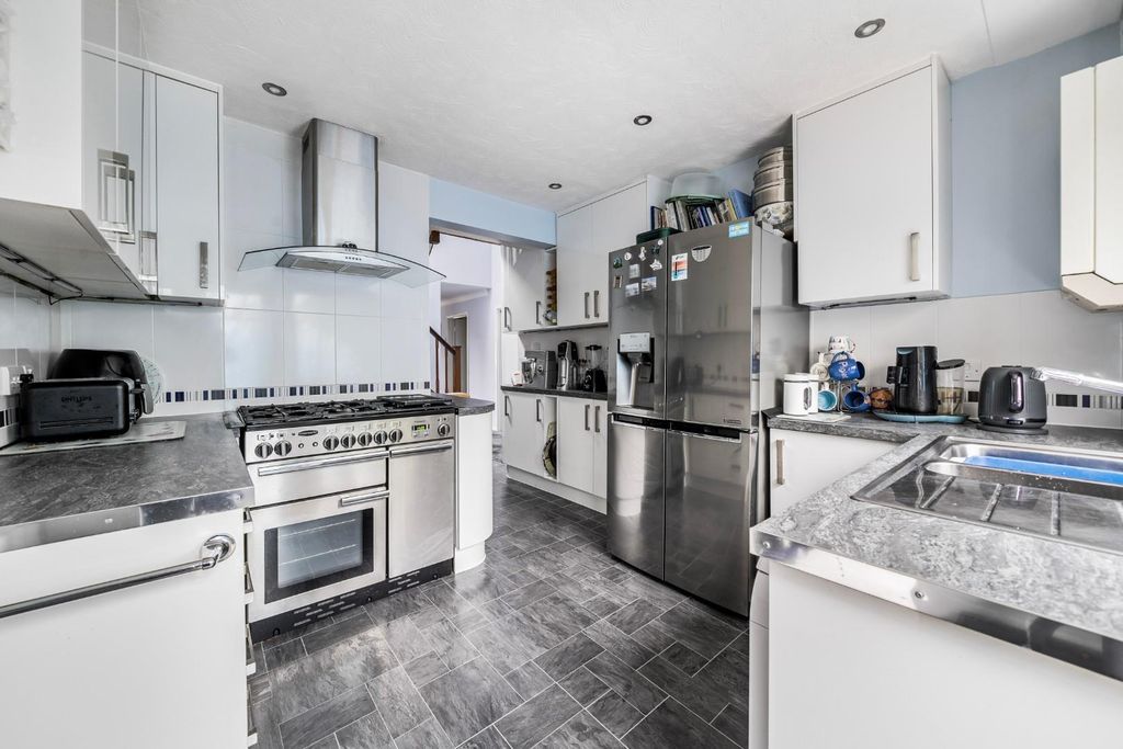 Property photo 2 of 19 3-1315637-14-685d370c6B21d-3.Jpg