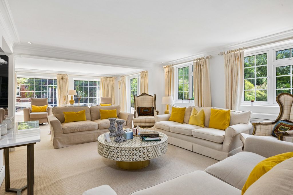 Property photo 3 of 31 Drawing Room