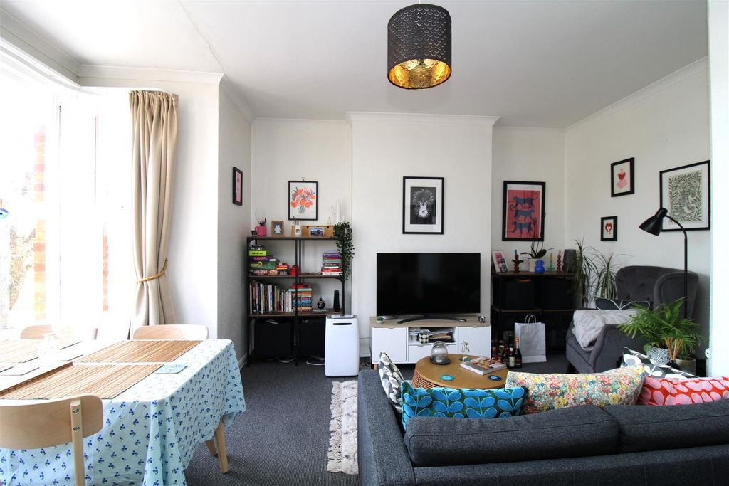 Property photo 3 of 10 Living Room