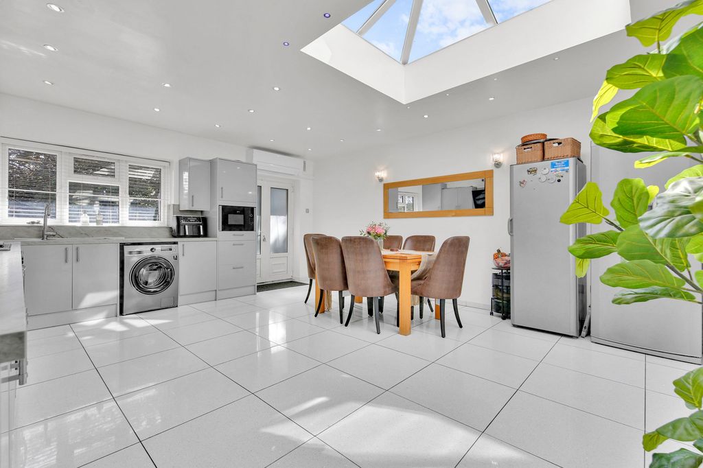 Property photo 2 of 38