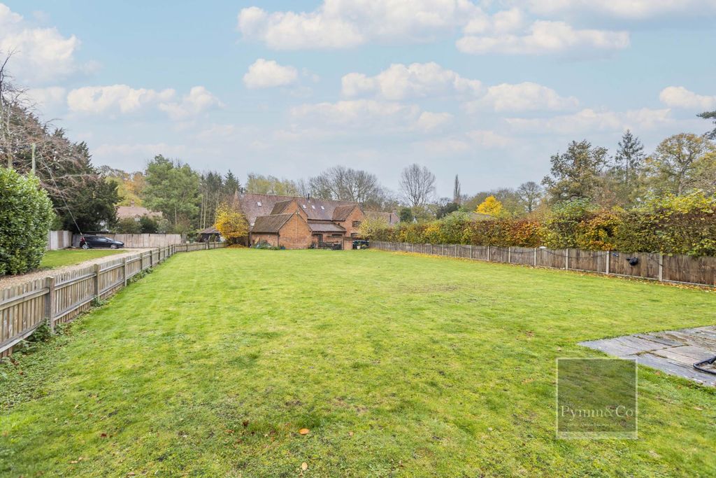 Property photo 3 of 21