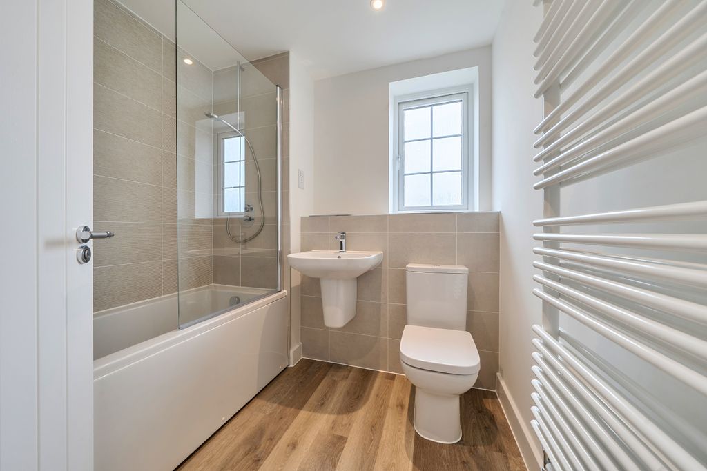 Property photo 3 of 12 Bathroom