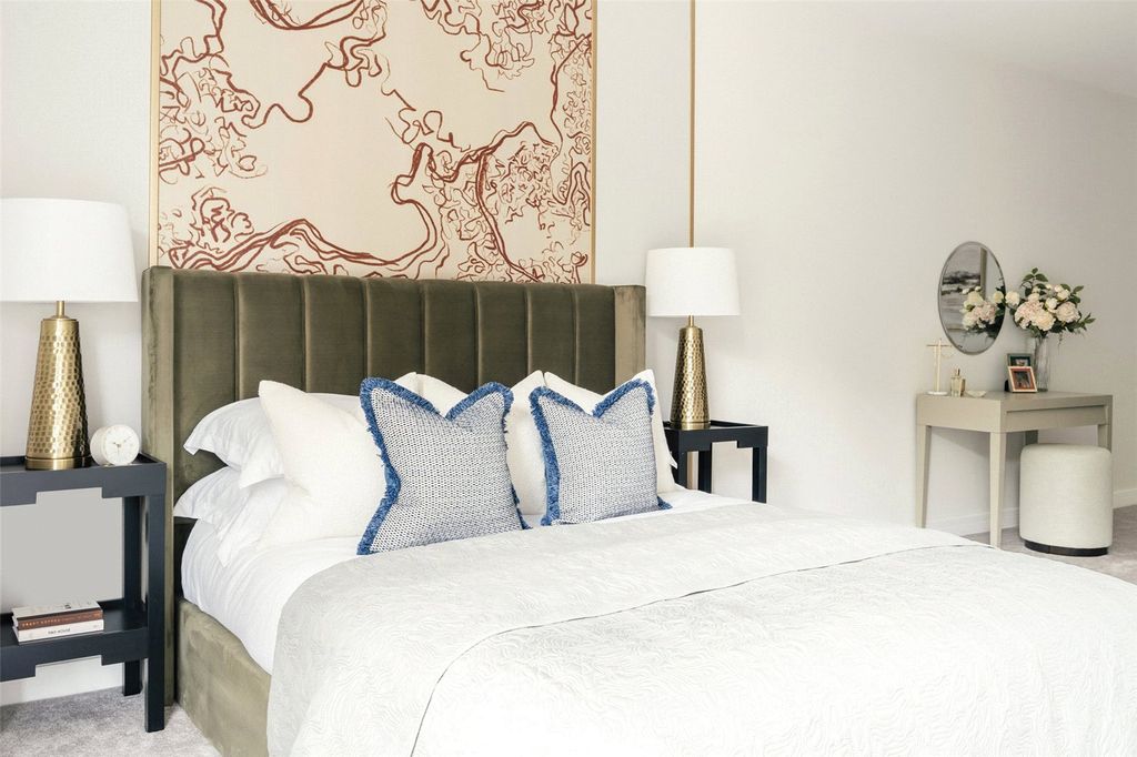 Property photo 3 of 18 Bedroom