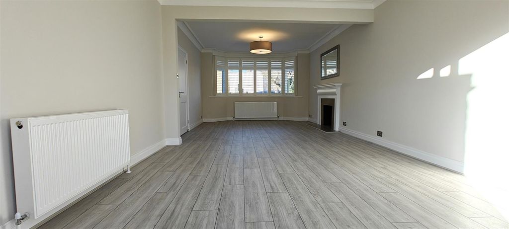 Property photo 2 of 37