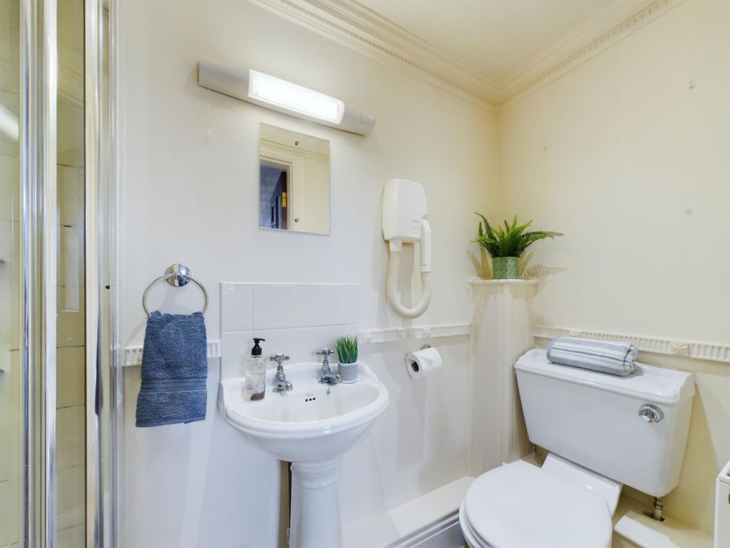 Property photo 2 of 25