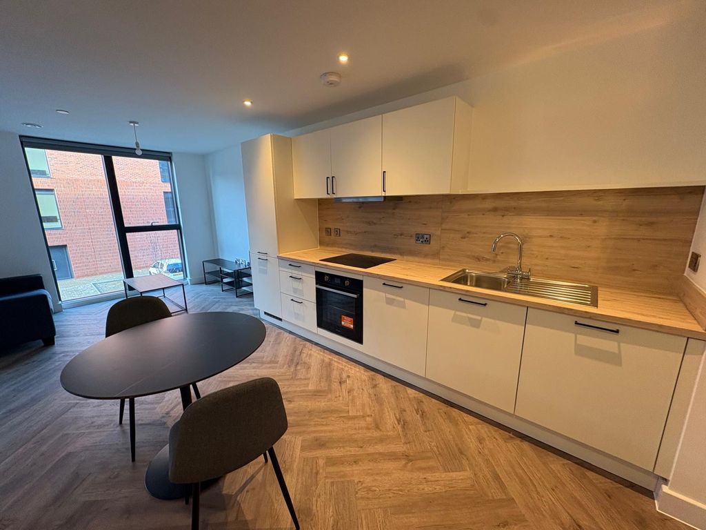 Property photo 3 of 7 Kitchen