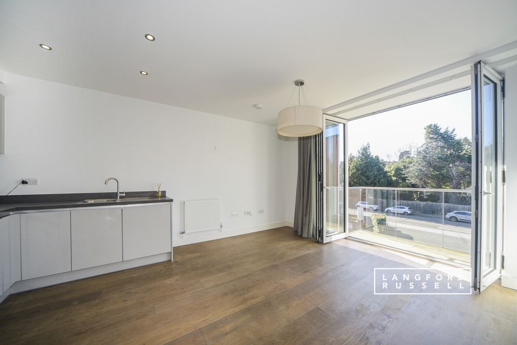 Property photo 2 of 9 c3177401-c022-F11...