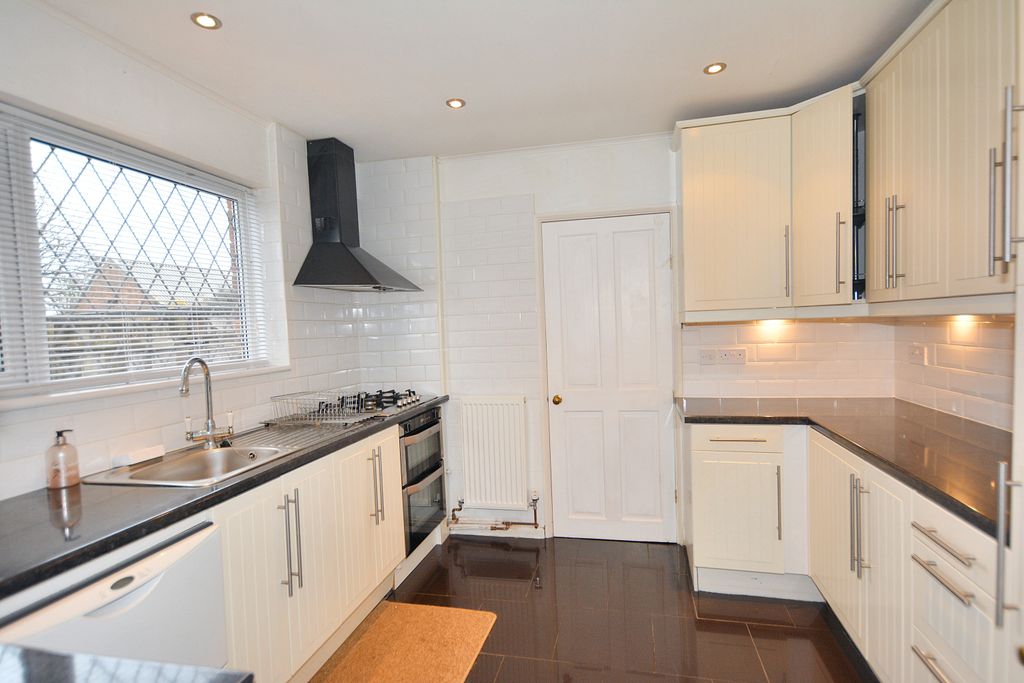 Property photo 2 of 16 Kitchen