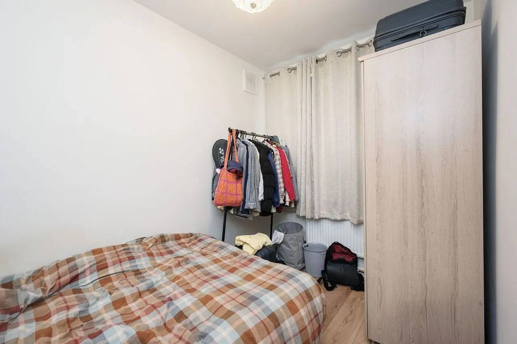 Property photo 2 of 7 Gallery