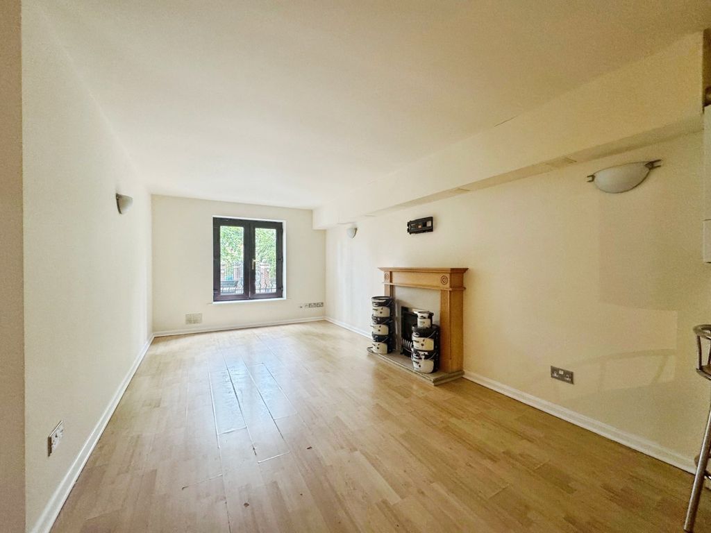 Property photo 2 of 8 Picture No. 05