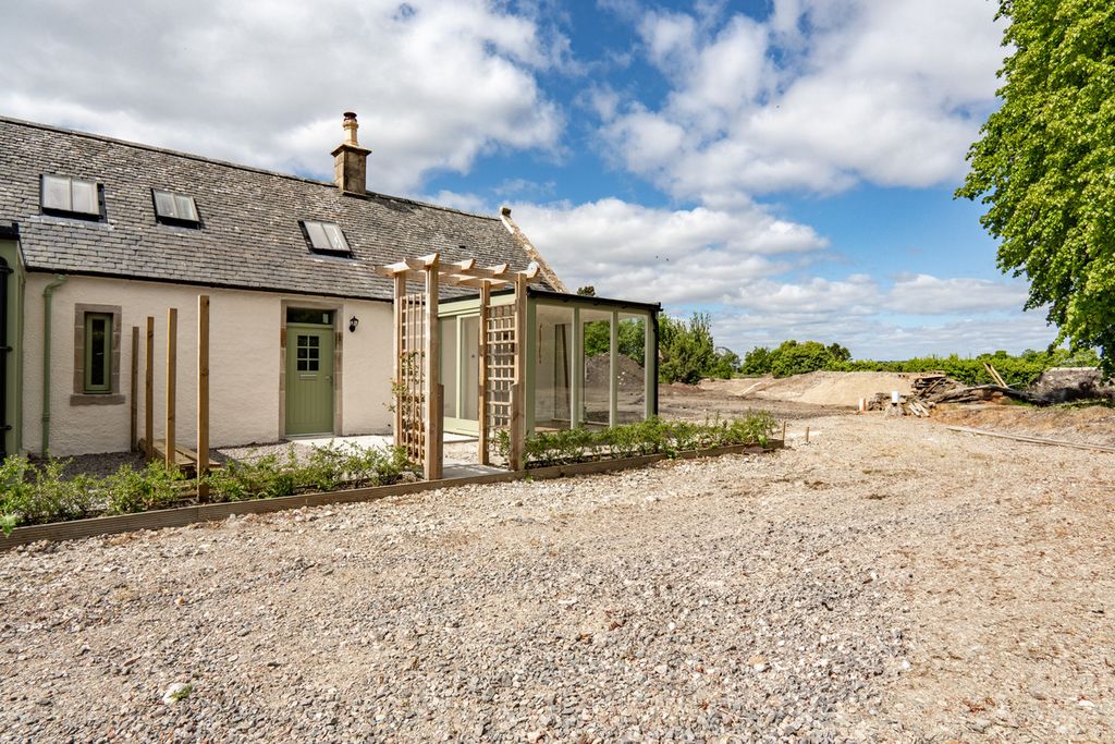 Property photo 1 of 25