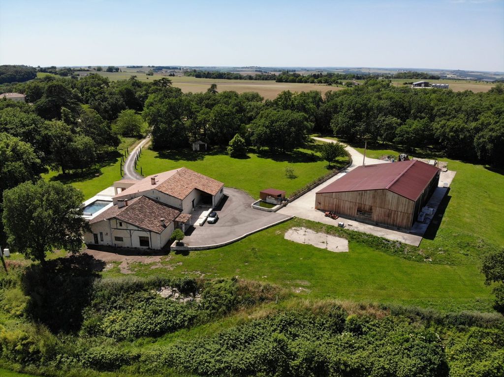 Property photo 1 of 27 Elegance, Comfort And Authenticity In The Heart Of The Gascon Countryside