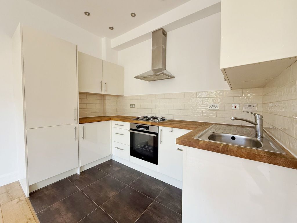 Property photo 3 of 7 Picture No. 10