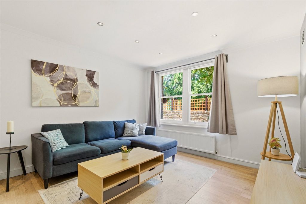Property photo 3 of 10 Picture No. 04