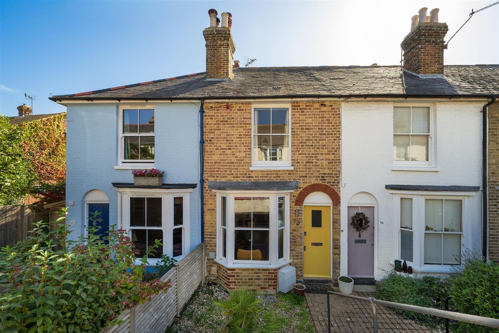 Property photo 1 of 18 Island Wall, Whitstable