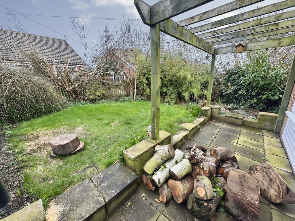 Property photo 2 of 12 Garden