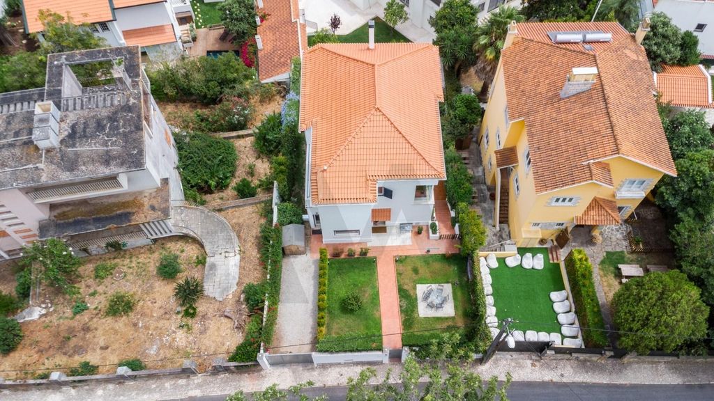 Property photo 2 of 76