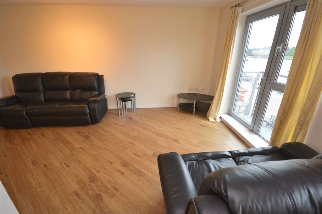 Property photo 2 of 8