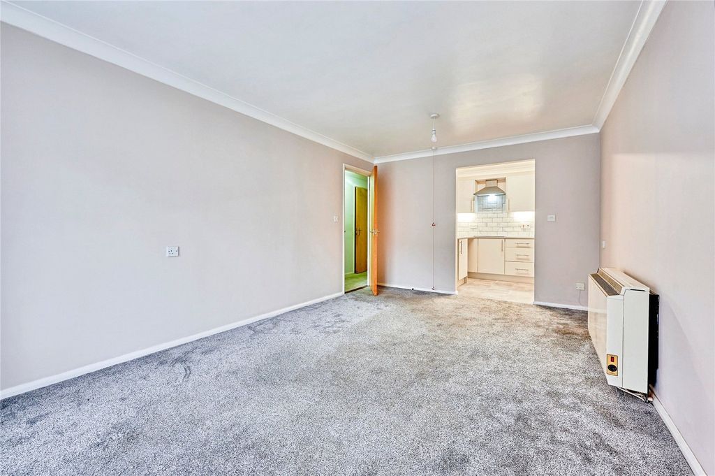 Property photo 2 of 10 Lounge