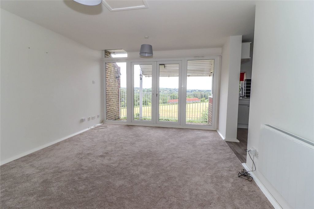 Property photo 3 of 15 Picture No. 03