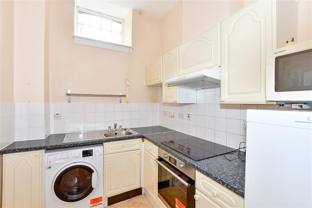 Property photo 3 of 16 Kitchen