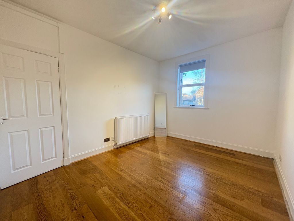 Property photo 3 of 5 Bedroom