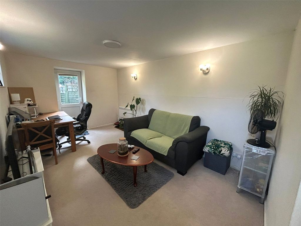 Property photo 3 of 7 Picture No. 23